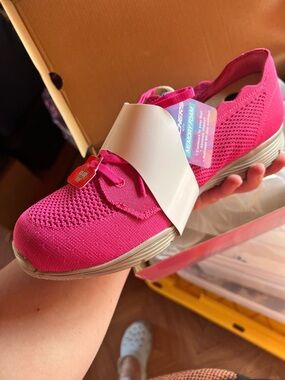 SKETCHERS MEMORY FOAM SLIP IN KNIT SNEAKERS